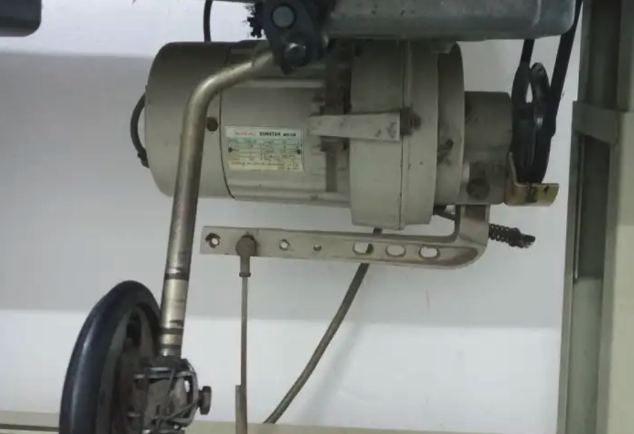 مكينة خياطه للبيع