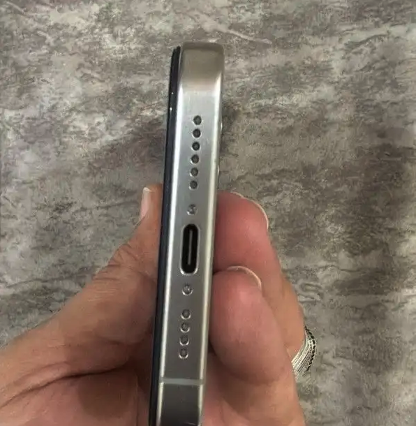 ايفون 15 برو ماكس 256 .