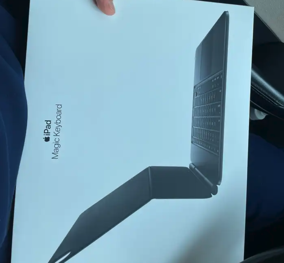 ( جديد ما استخدم ) iPad Magic Keyboard 13 inch new