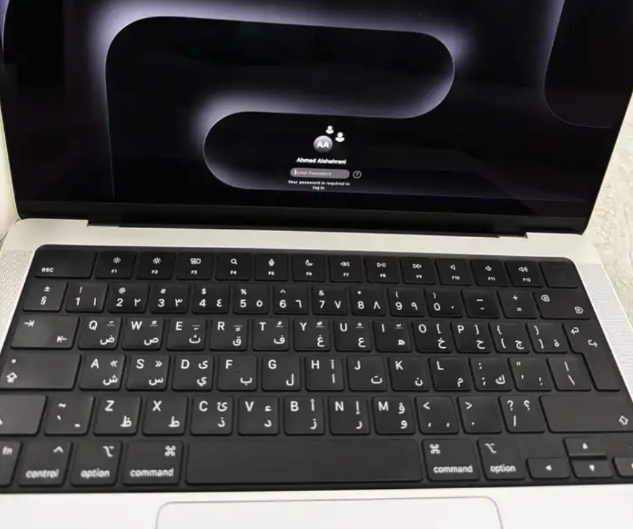 ماكبوك برو 2023 M3 Pro نظيف جداً ضمان AppleCare