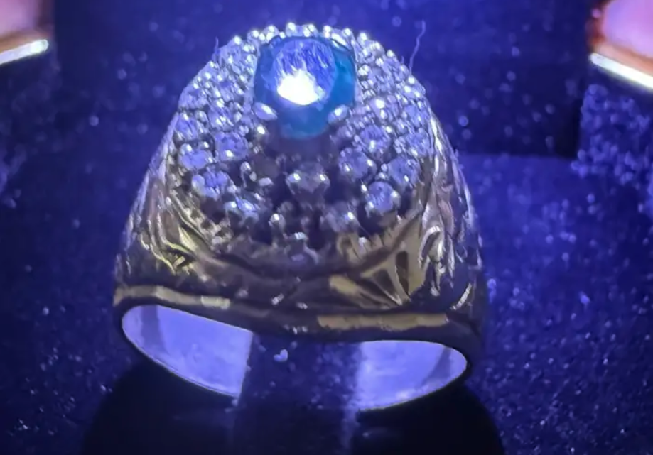 خاتم رجالي الماس وزمرد