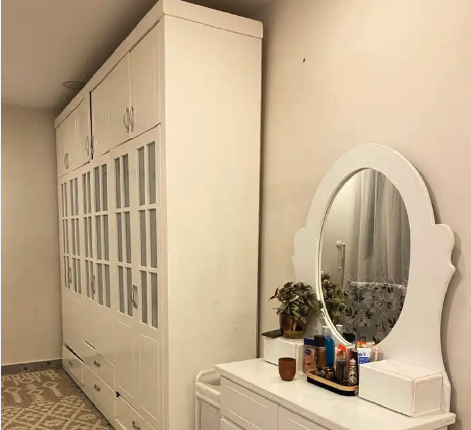 حسين للدهانات الخشبيه والنجارة