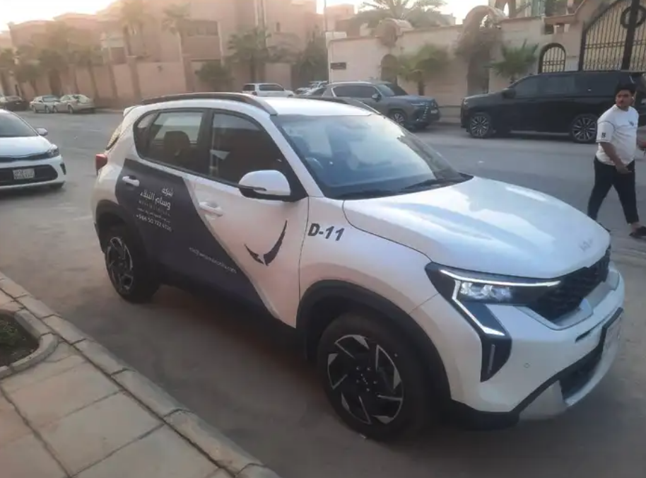 تصميم وطباعة استكر سيارات