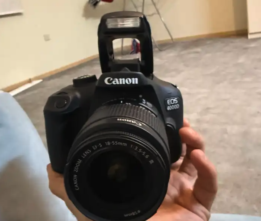 كاميرة كانون