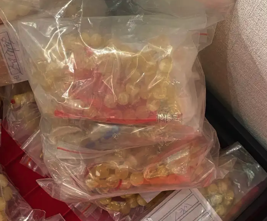 مزاد اليوم الساعه 8 مساء مزاد كهرمان حر طبيعي