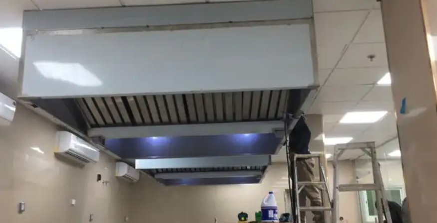 فني تجهيزات مطاعم ومطابخ وكفتيريات وجميع اعمال الاستيل