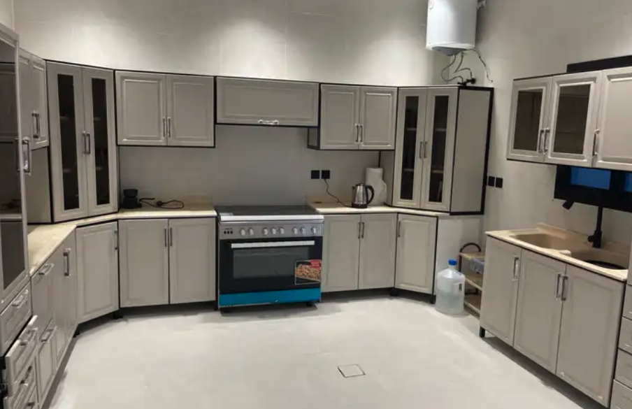 استراحه حي ظهرة نمار عند سكن وزارة الداخليه للايجار اليومي