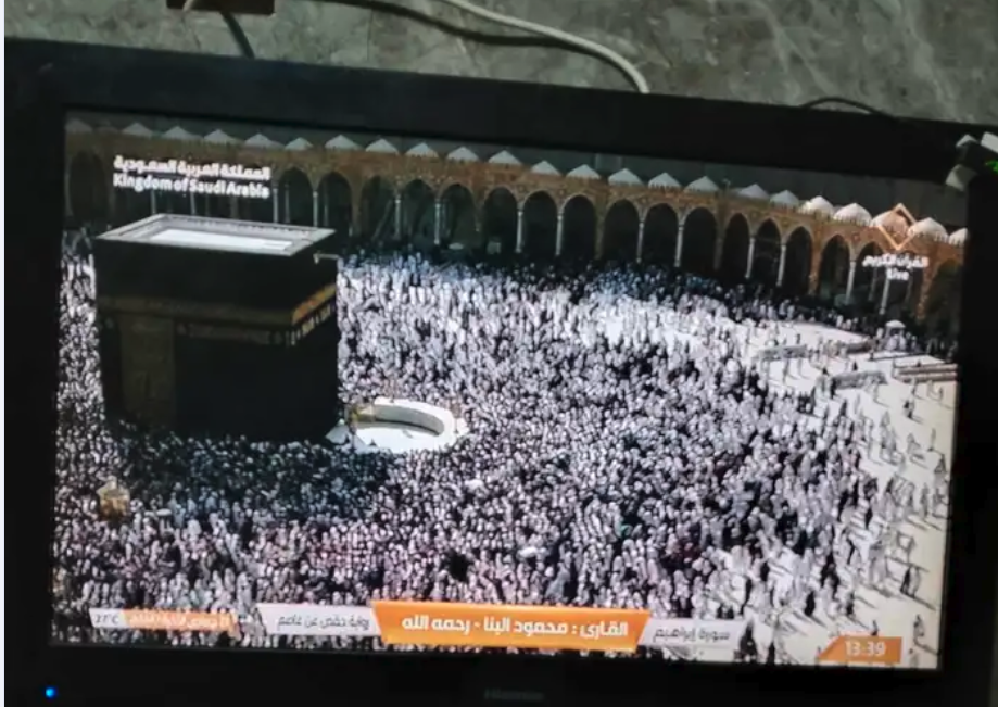 شاشه جديده نظيفه للبيع لاعلى سوم