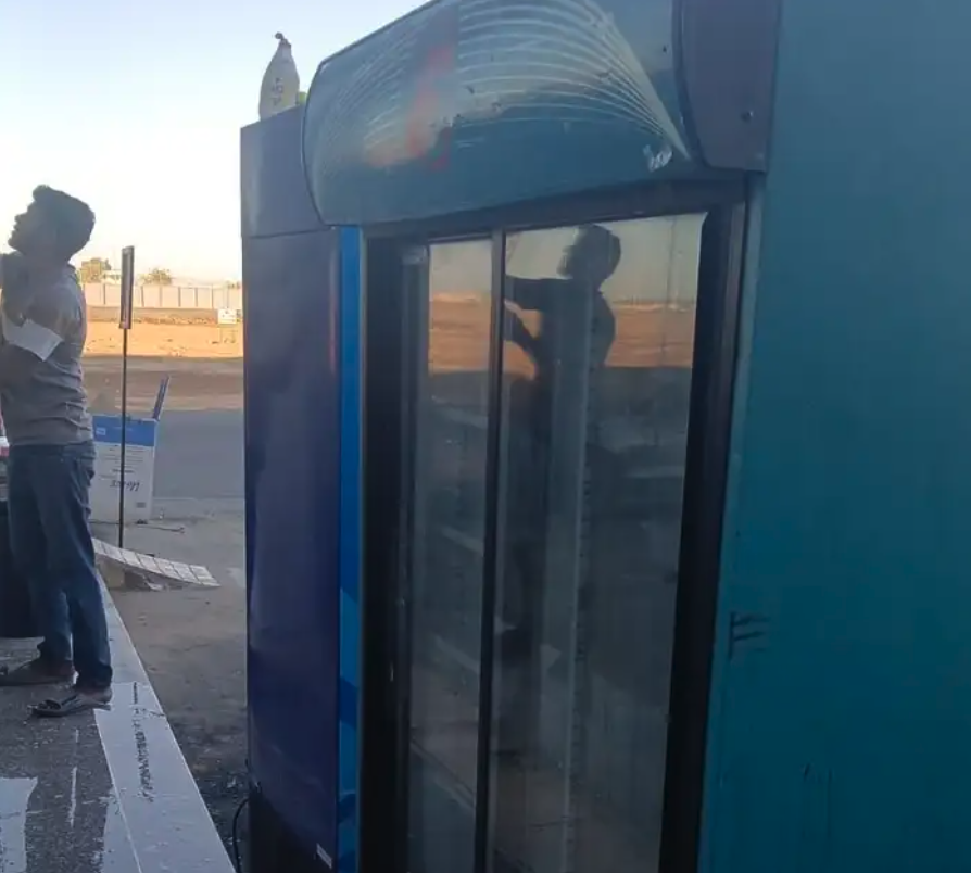 ثلاجات عرض بابين