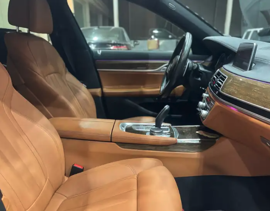 بي ام دابليو الفئه السابعة موديل 2019 فل كمل كت ام