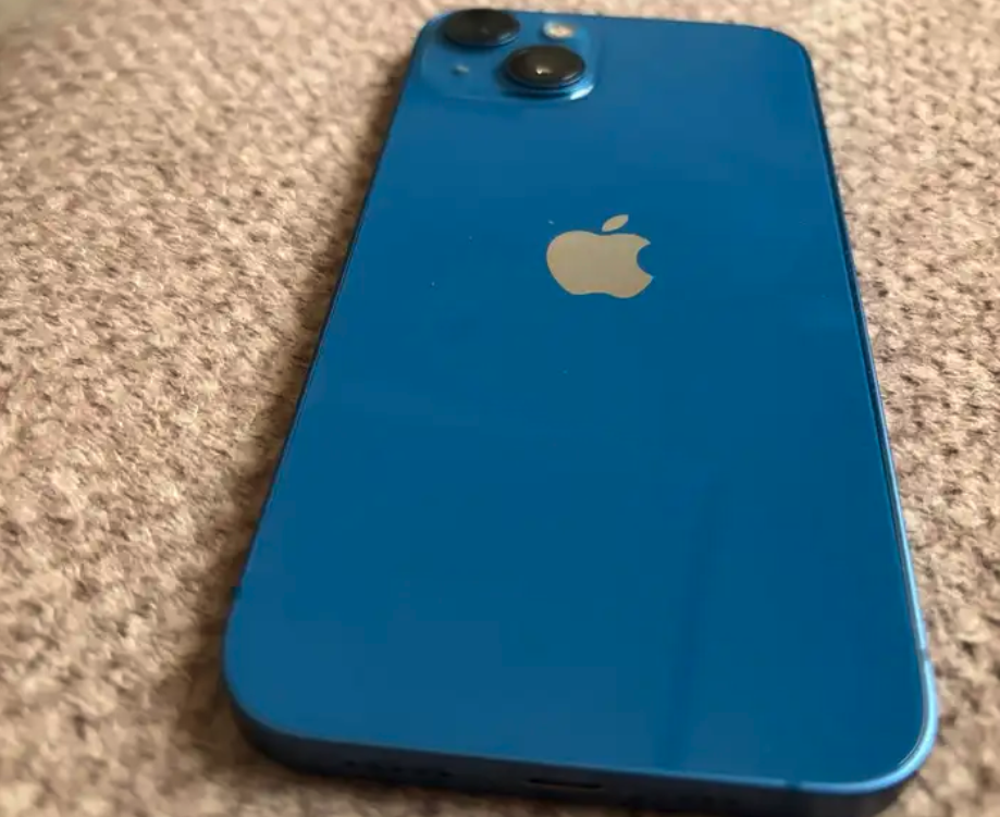 للبيع ايفون 13 لون ارزق 256GB