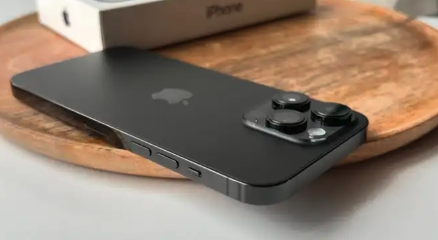 ايفون 14 برو ماكس جديد بطاريه 93..اسود