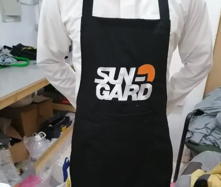 الزي الموحد تيشرتات قمصان بلوفر سديري وغيرها مع التطريز ..