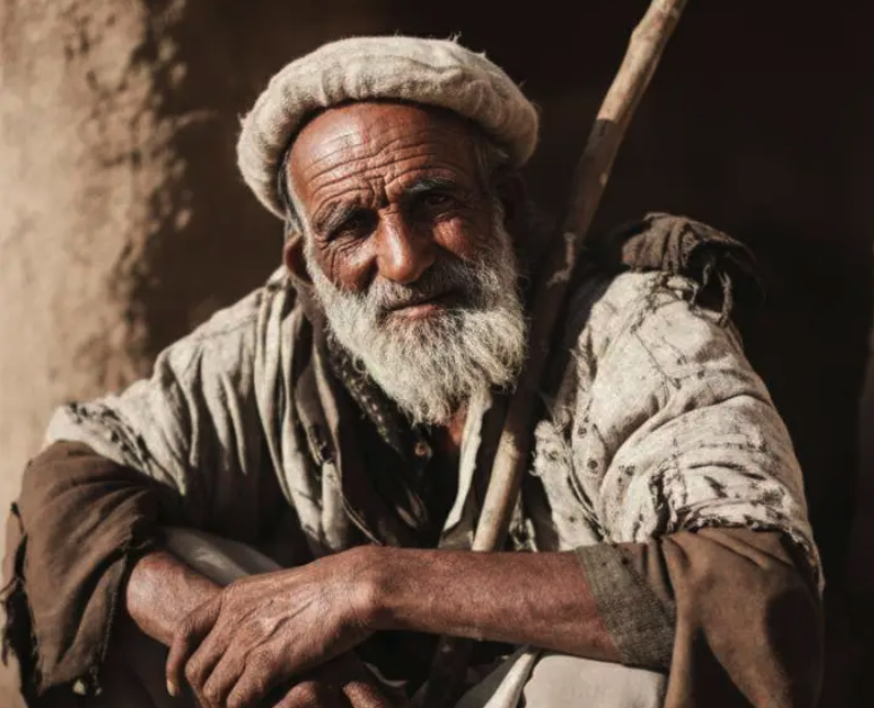 خدمه تحسين وتلوين الصور القديمة