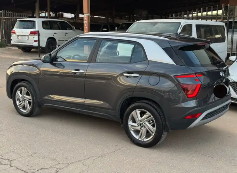 كريتا 2023 فل كامل عداد 3الاف فقط