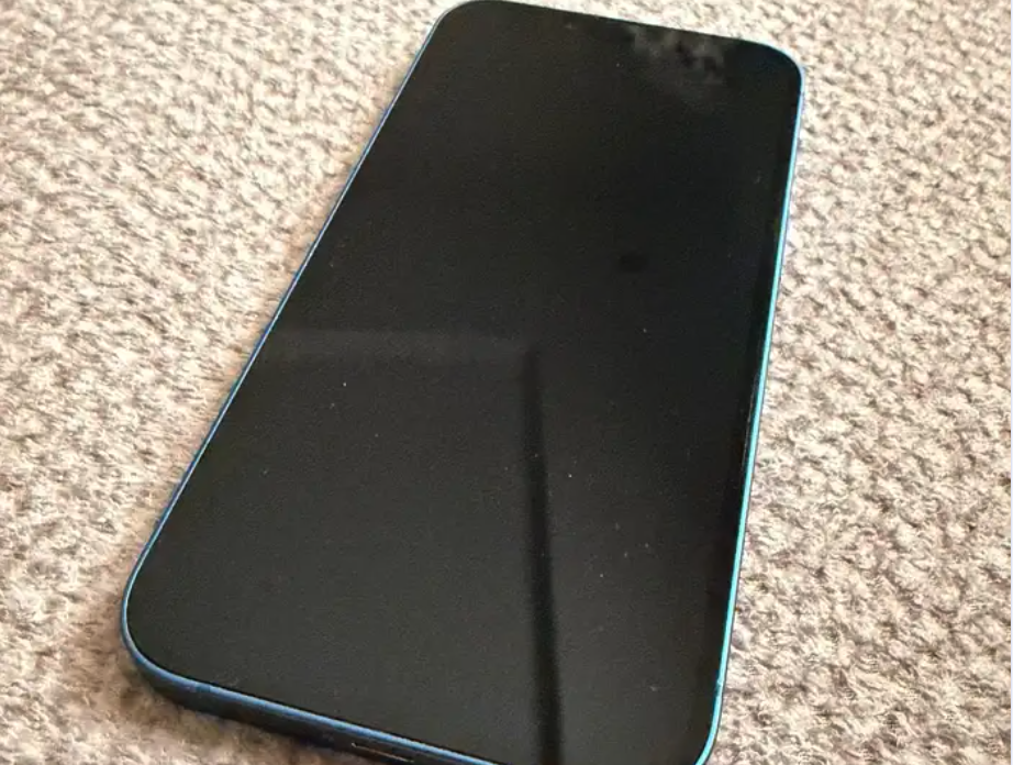 للبيع ايفون 13 لون ارزق 256GB