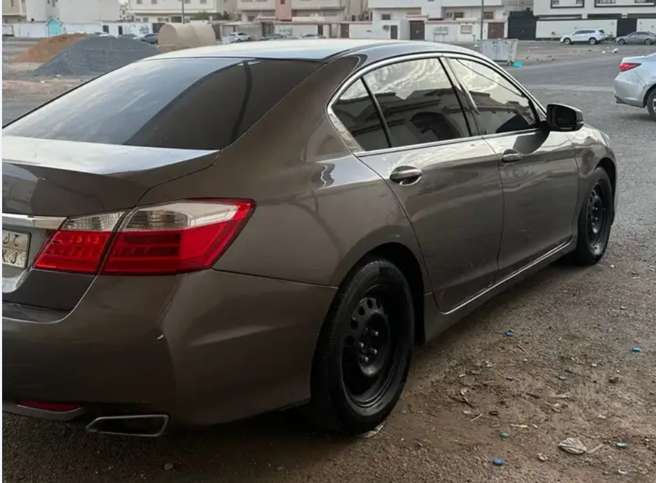 هوندا اكورد 2015