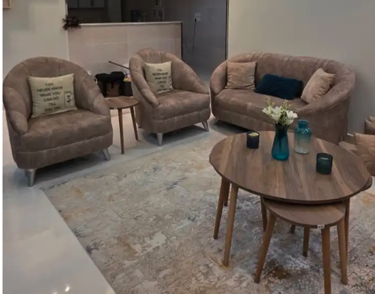 كنب شبه جديد سبب البيع نقل الى بيت اخر