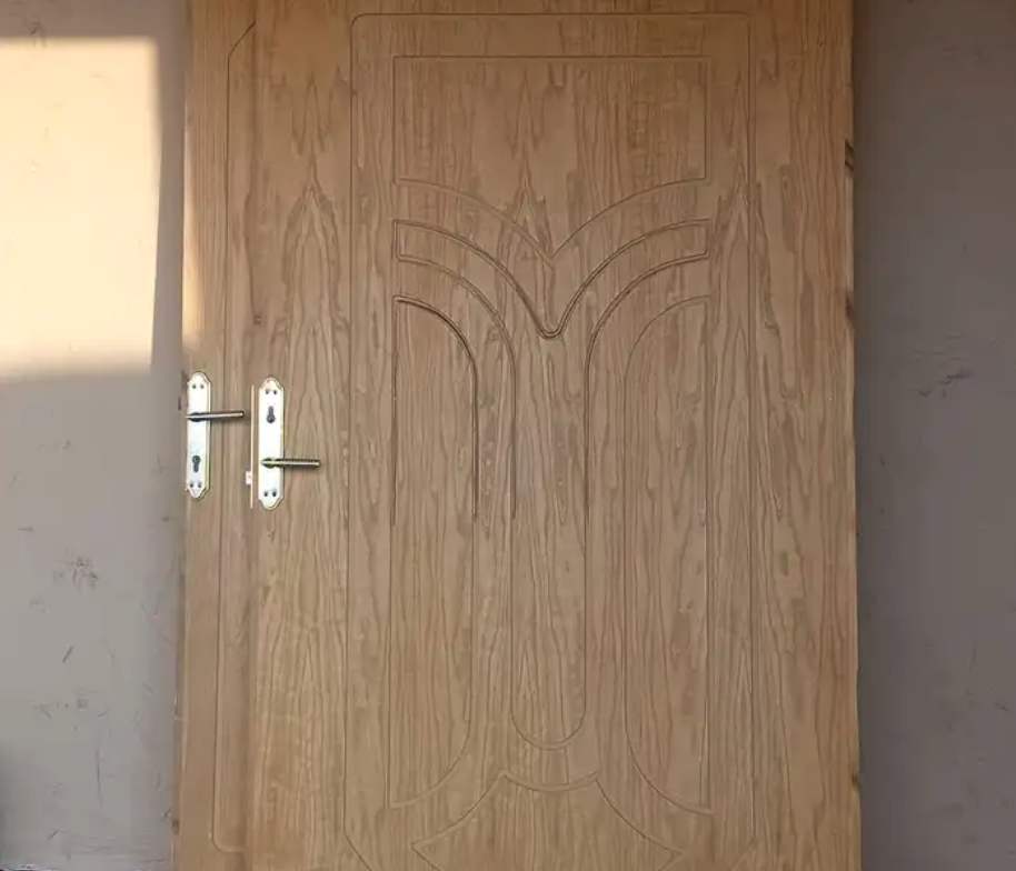 2.ابواب خشب نضيفه جدا