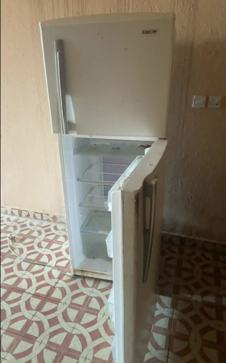 تبرد من فوق من تحت وسط ثلاجه هتاشي