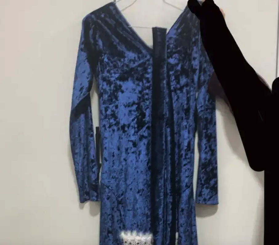 فستان نسائي