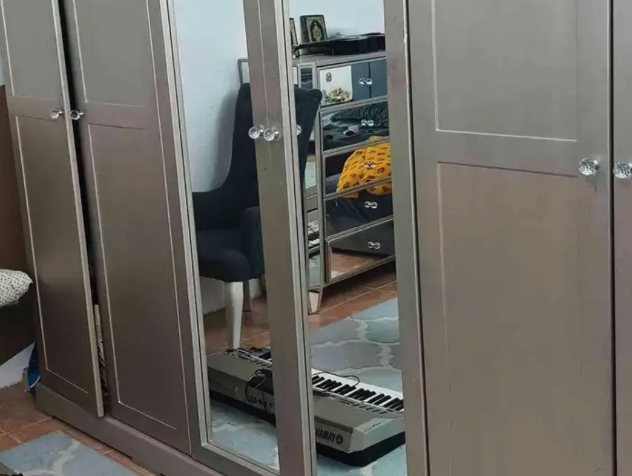 غرفة نوم للبيع المستعجل