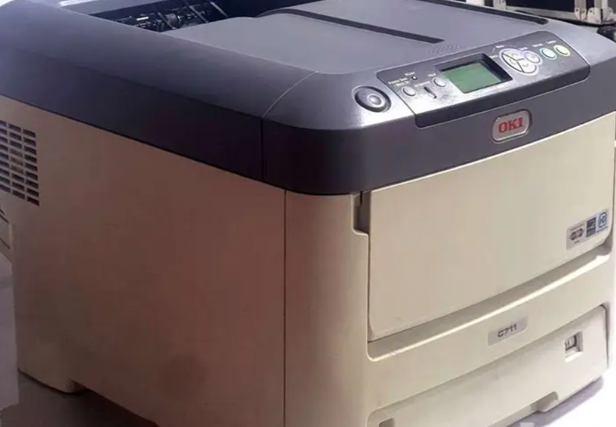 طابعة ليزر ملونة احترافية Oki C711 مستعملة بحالة ممتازة