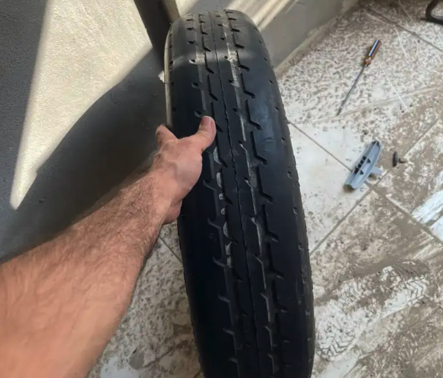 للبيع استبنة اسبير صغير للكاديلاك