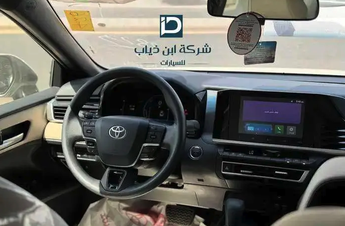 تويوتا كامري E هايبرد موديل 2025 اقل سعر