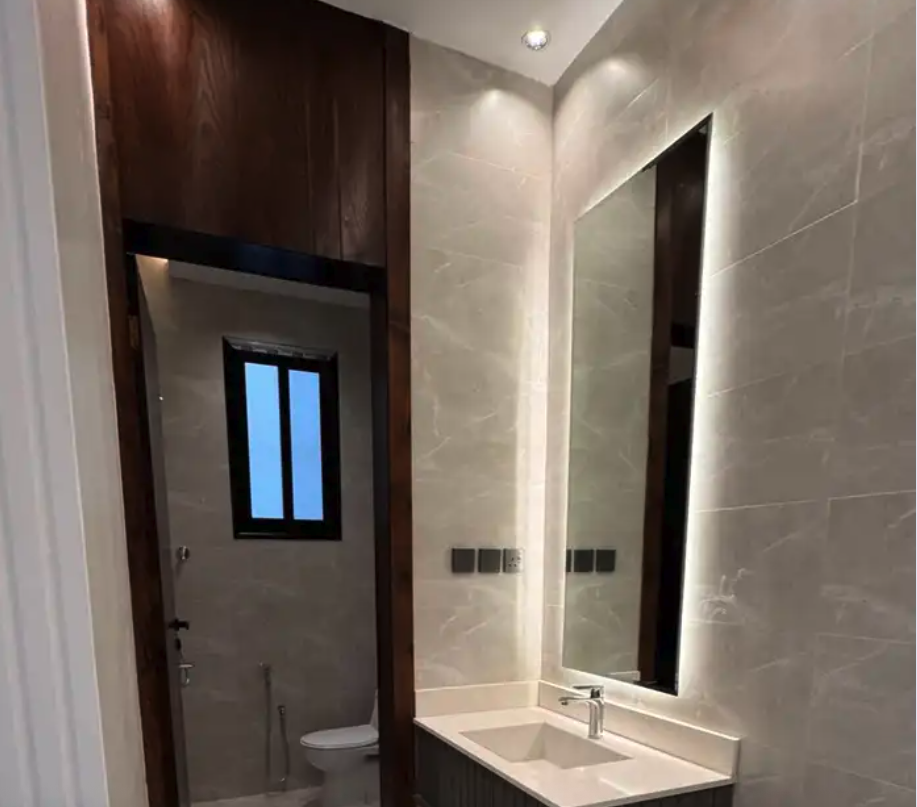 للبيع شقه دور ثانى 6 غرف vip من 500 الف حى الزهور ابها