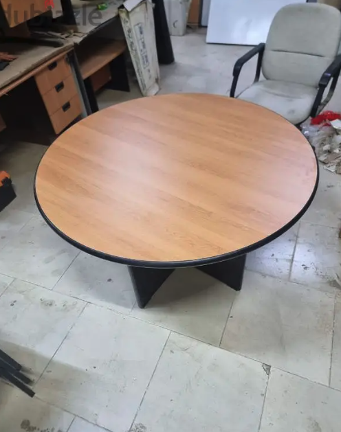 تشكيلة ممتازة من الاثاث المكتبى المستورد وتبدا الاسعار من 3000