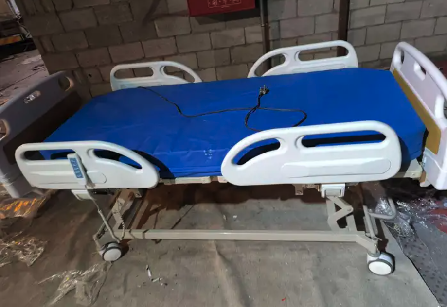 سرير طبي كهربائي
