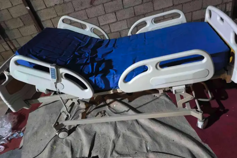 سرير طبي كهربائي