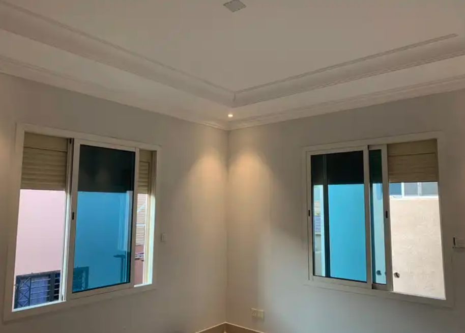 شتر الرول و شبابيك المونيوم