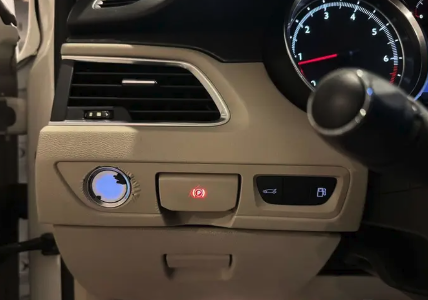 بيجو 508 موديل 2013 فل كامل فتحه سقف 4 سلندر متبث سرعة بصمة