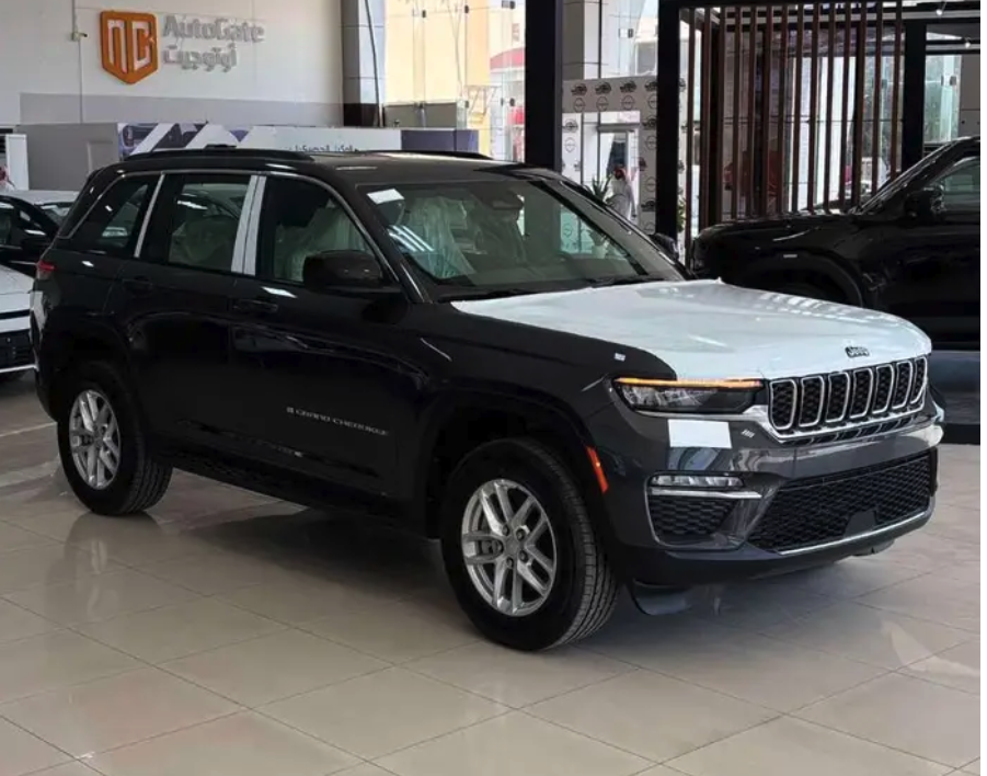 جيب جراند شيروكي لاريدو 2025 لدي شركه اتوجيت للسيارات