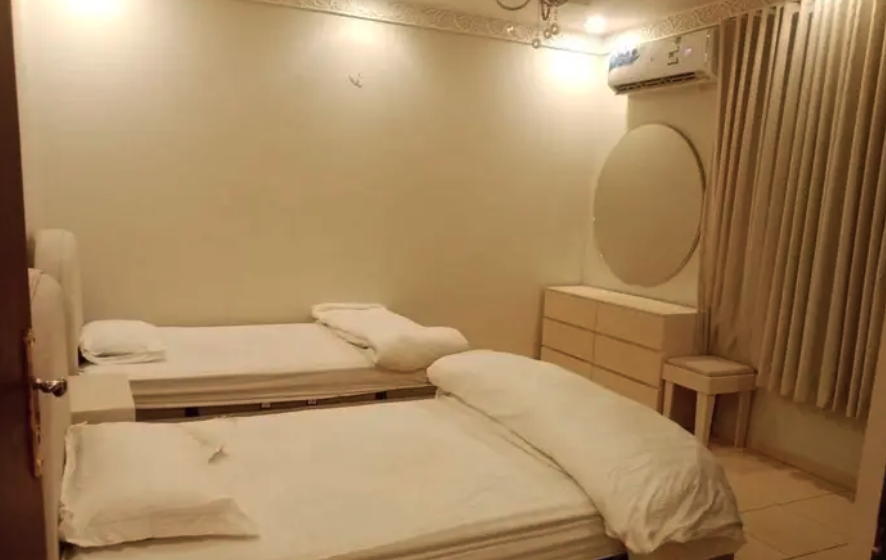 شقة مؤثثه حي ظهرة لبن ثلاث وصاله 6000 شهريا