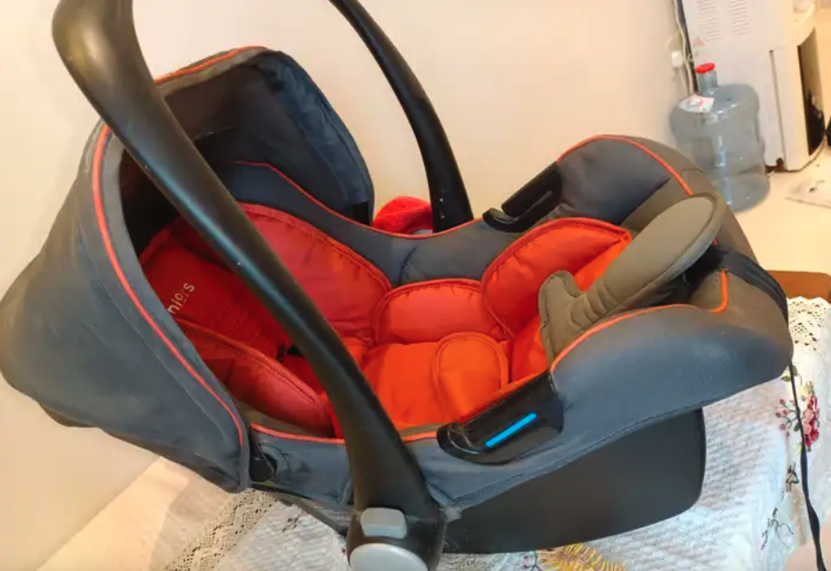 كرسي اطفال جونيور للبيع