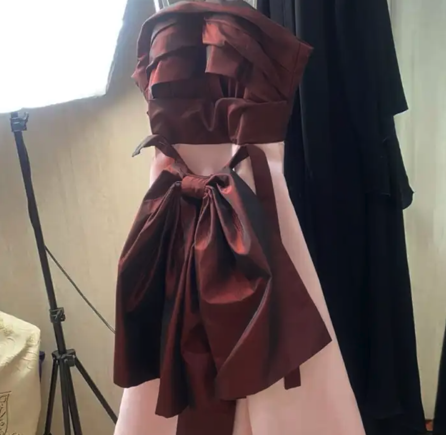 فستان زواج مصمم عن مصممه المقاس xL