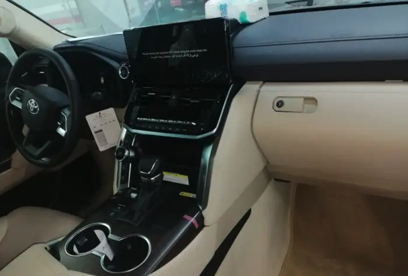 غسيل وتلميع سيارات بالبخار