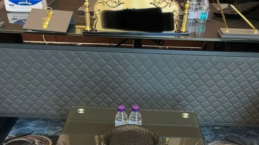 مكتب للبيع نظيف