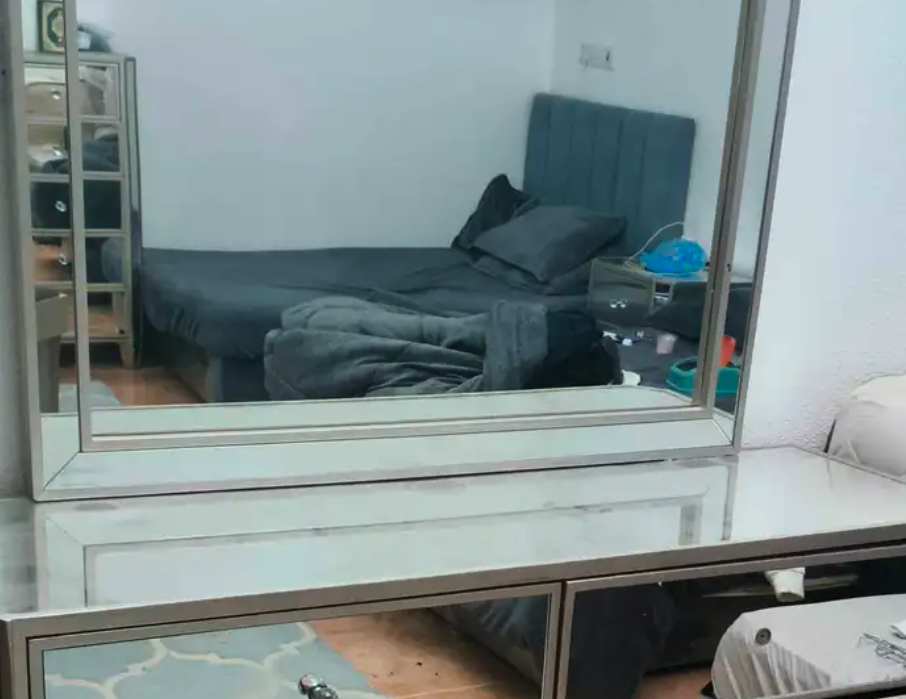 غرفة نوم للبيع المستعجل