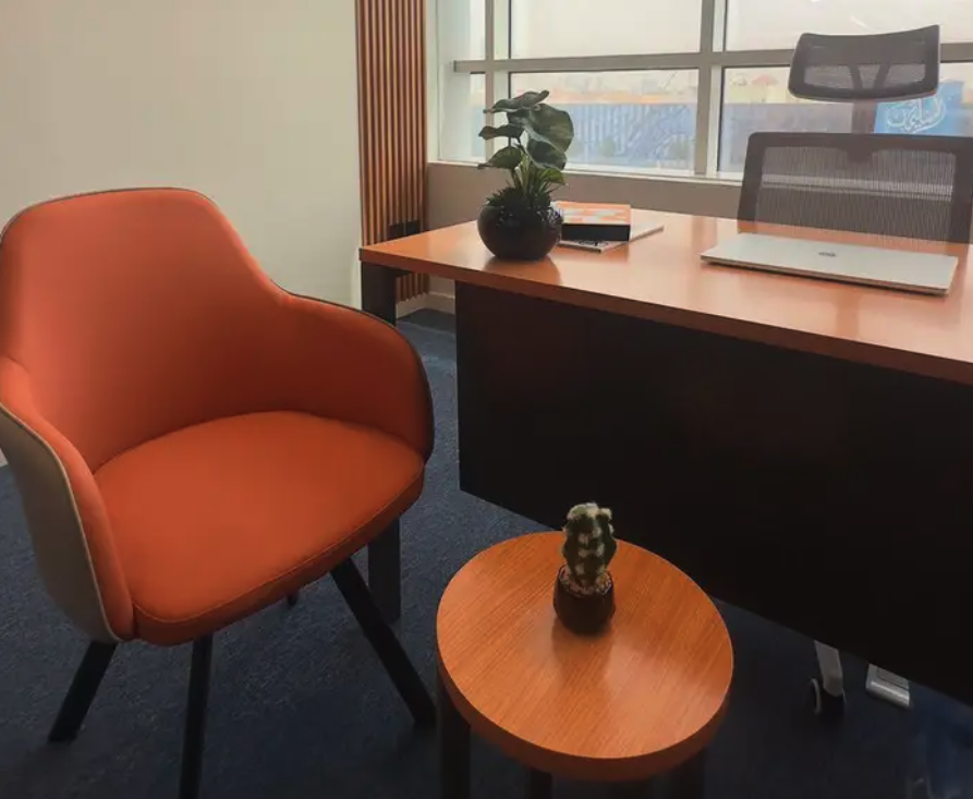 مكاتب مؤثثة للايجار الملقا ( سنوي شهري يومي )