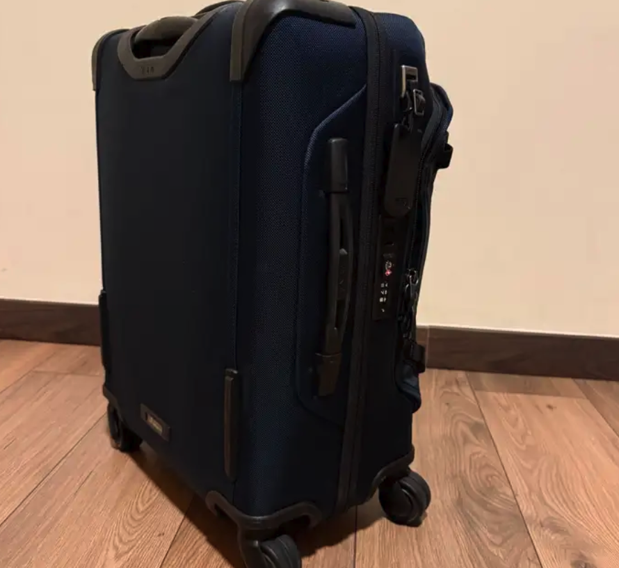 شنطة تومي Tumi bag