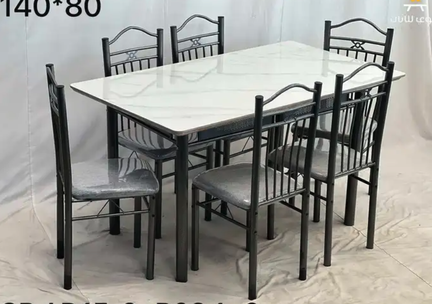 طاوله مع كرسي جديد موجود