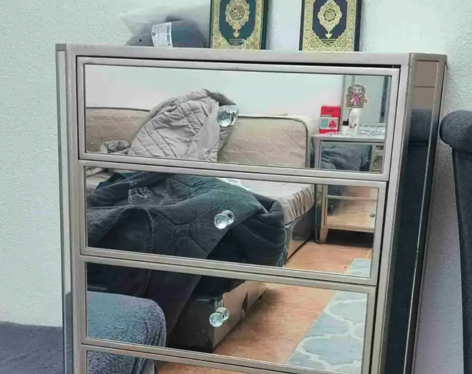 غرفة نوم للبيع المستعجل