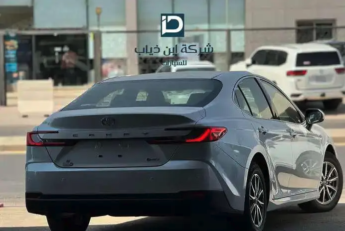 تويوتا كامري E هايبرد موديل 2025 اقل سعر