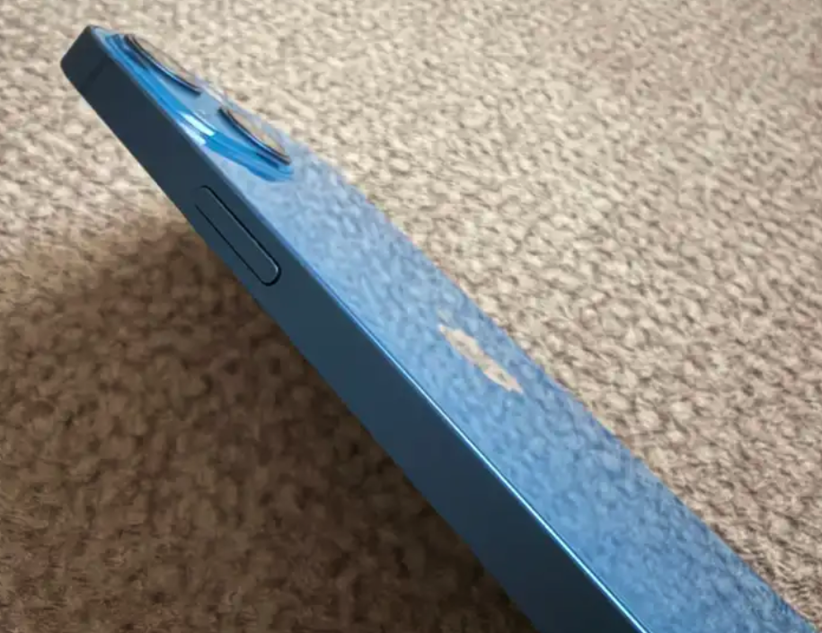 للبيع ايفون 13 لون ارزق 256GB