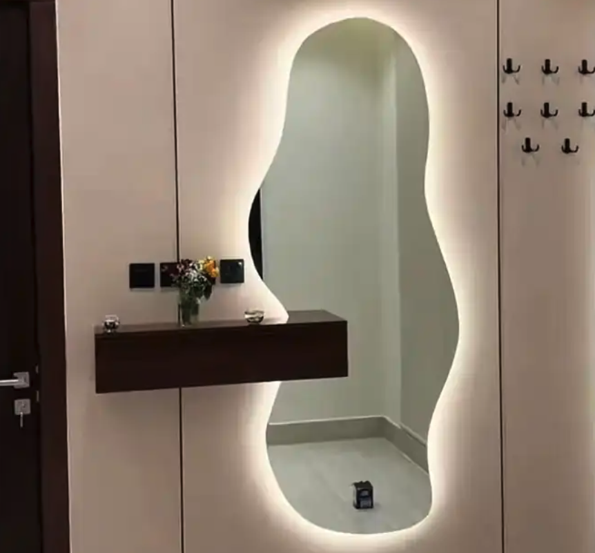 تفصل غرف نوم وتركيب ديكورات خشبية والتنجيد ودهان الأبواب