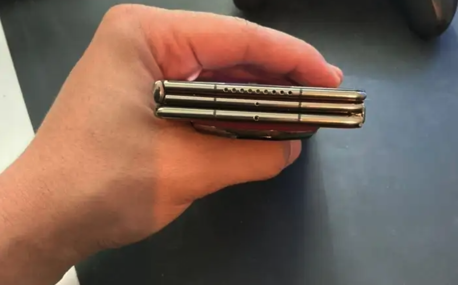 هواوي اكس تي ثلاثي الطي للبيع